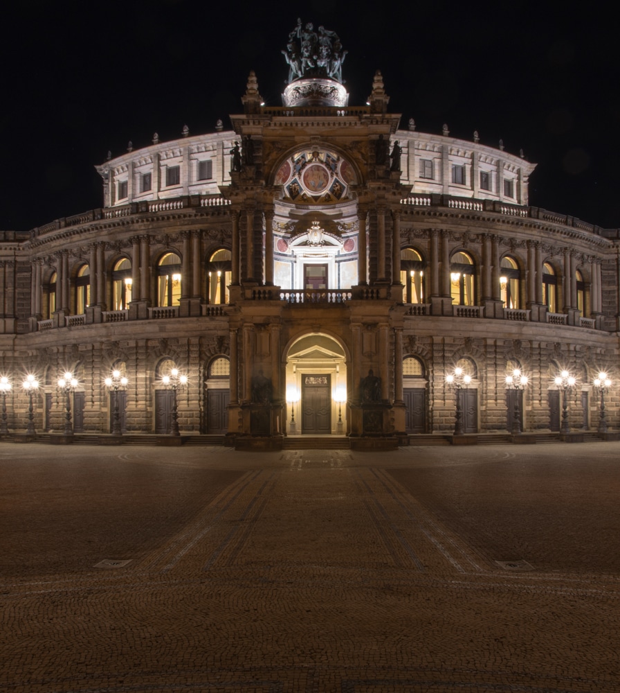 Dresden Semperoper bei Nacht