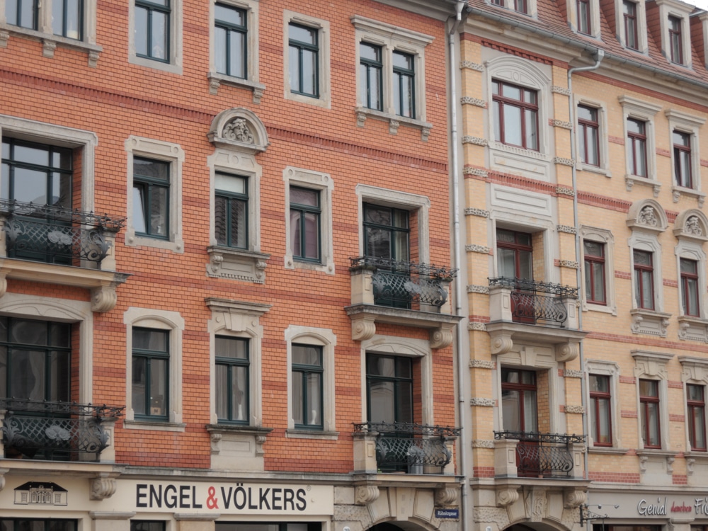 Die Fassaden der Dresdener Neustadt erinnern an Hamburg